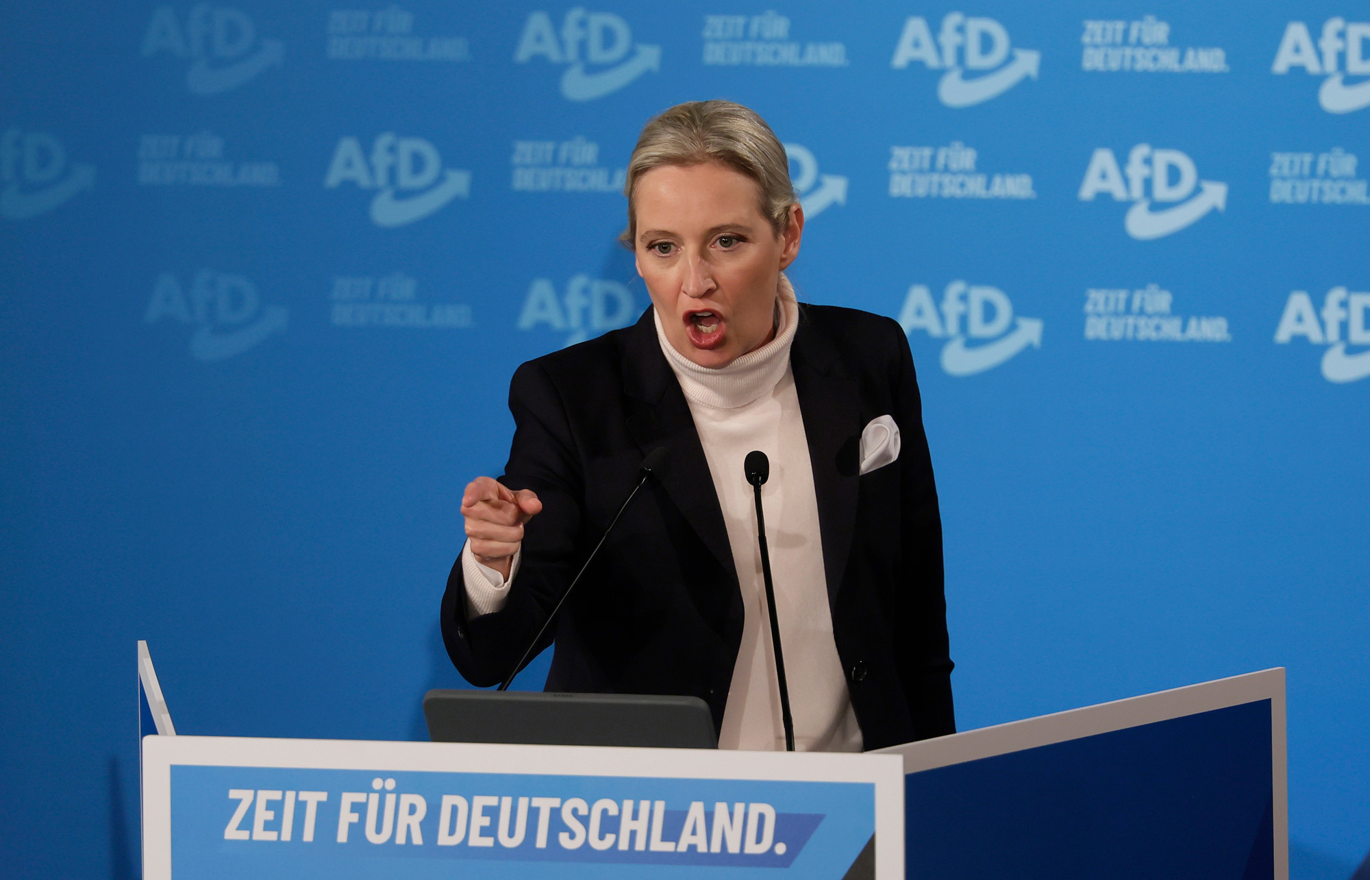 Alice Weidel, en av de to partilederne for Alternative für Deutschland (AfD), holder tale under et
valgkamparrangement i Heidenheim 9. februar 2025. FOTO: RONALD WITTEK / EPA